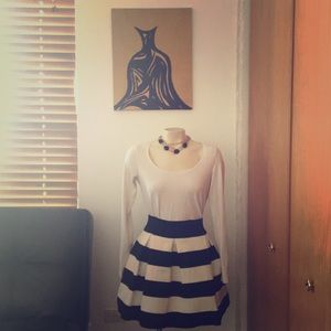 Black and White stretch skirt with tags